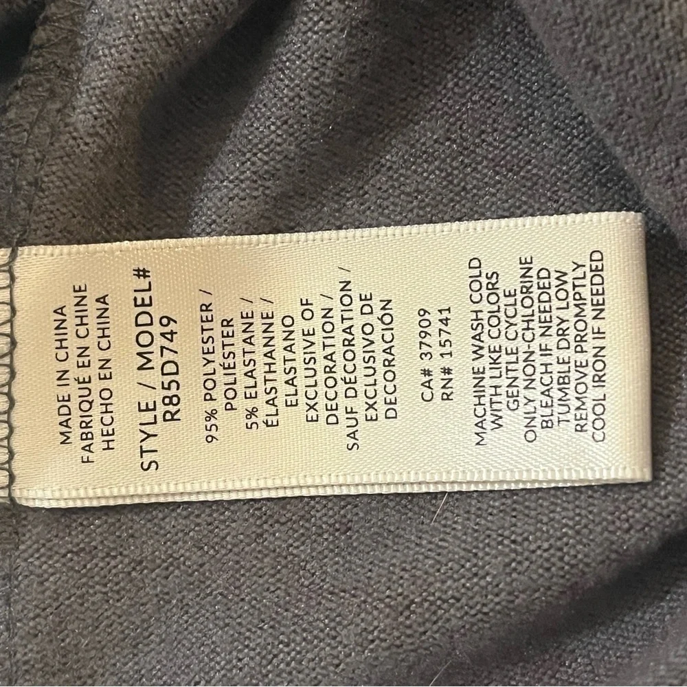 Splendid size XL grey sweater with beautiful neckline EUC